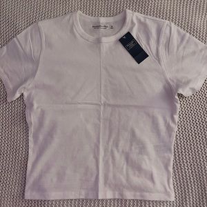 abercromie and fitch white baby tee